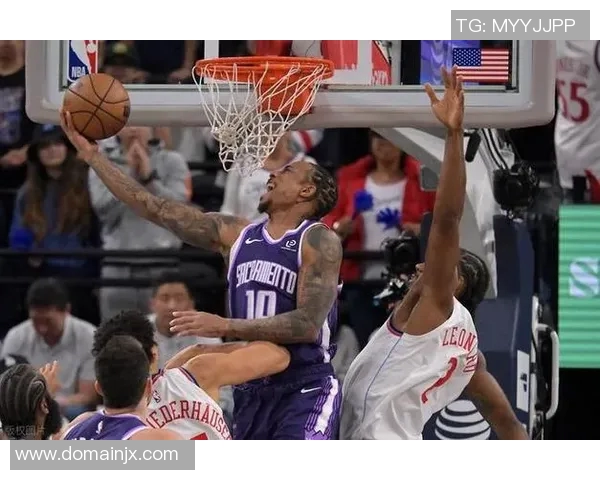 快船主场大胜对手，全队合力突破瓶颈，赛季前景一片光明